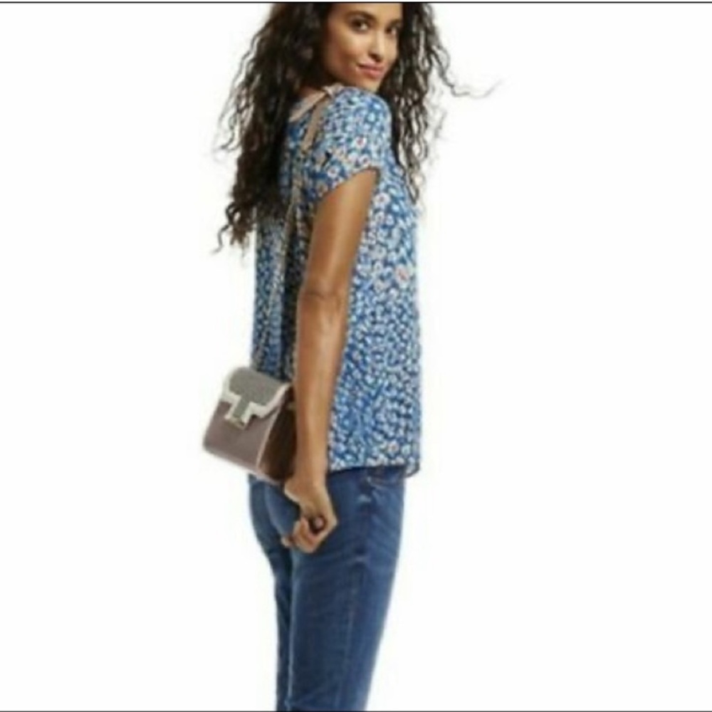 Cabi Style #299 floral crossover button back detail top XS